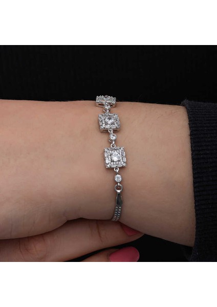 925 Ayar Gümüş Baget Taşlı Kadın Bileklik T8563 (593593) fırsatları