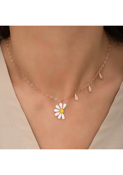 925 Ayar Gümüş Papatya Seviyor Sevmiyor Bayan Gümüş Kolye T5981 (593593) fırsatları