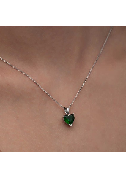 925 Ayar Gümüş Yeşil Taşlı Kalpli Kadın Kolye T8323 (593593) fırsatları