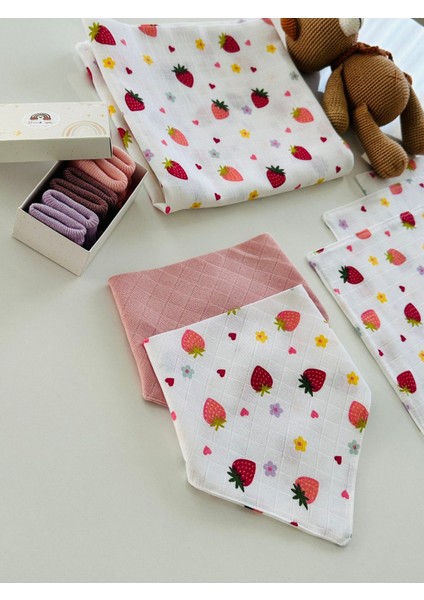 Ftbabycollection %100 Pamuk Yenidoğan Müslin Hediye Seti ( Battaniye ,çorap , Önlük, Ağız Mendili Seti ) indirimleri