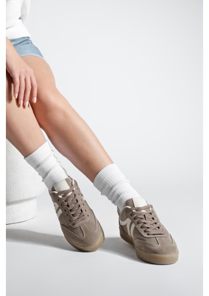 Kadın Sneaker Bağcıklı Düz Taban Spor Ayakkabı Tiyone fiyatları