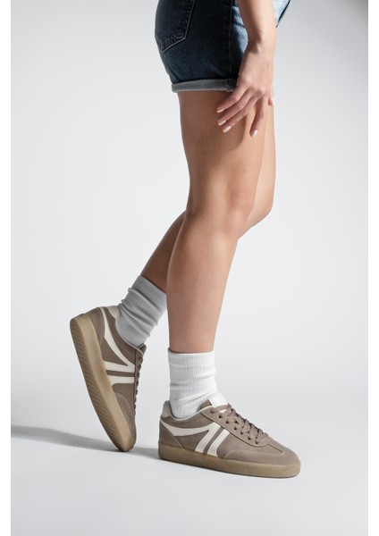 Kadın Sneaker Bağcıklı Düz Taban Spor Ayakkabı Tiyone fırsatları