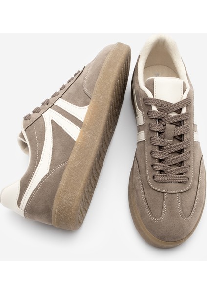 Kadın Sneaker Bağcıklı Düz Taban Spor Ayakkabı Tiyone