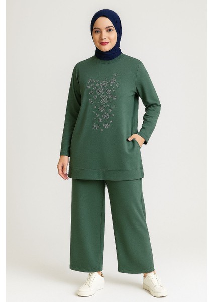 Kadın Yeşil Tesettür Giyim Zarif Önü Taş Detaylı ve Bisiklet Yakatunik & Pantolon Ikili Takım