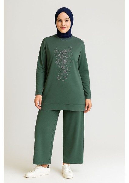 Kadın Yeşil Tesettür Giyim Zarif Önü Taş Detaylı ve Bisiklet Yakatunik & Pantolon Ikili Takım fırsatları