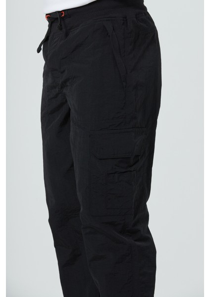 Erkek Kargo Cep Yazlık Paraşüt Yandan Cepli Beli Lastikli Relax Fit Paçası Lastikli Pantolon