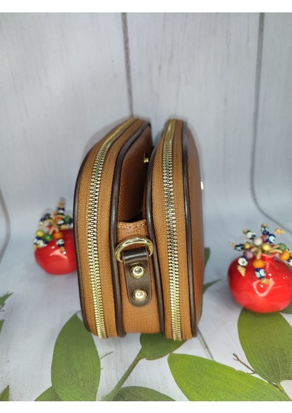 Üç Bölmeli Açık Kahverengi Çapraz Çanta fırsatları