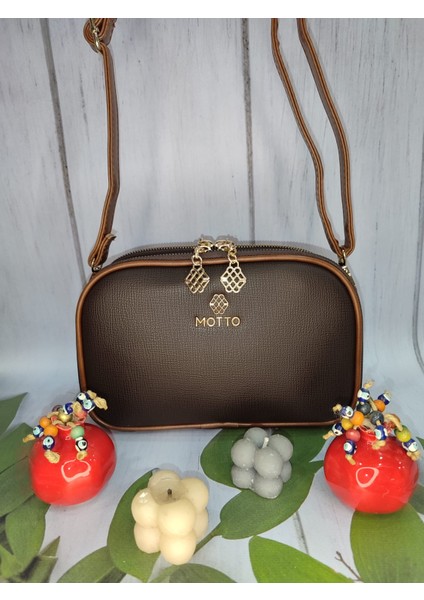 Üç Bölmeli Koyu Kahverengi Çapraz Çanta fiyatları