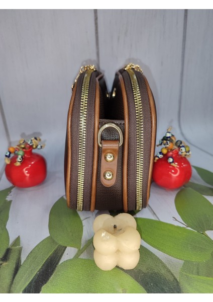 Üç Bölmeli Koyu Kahverengi Çapraz Çanta fırsatları