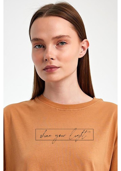 Kadın Baskılı Overize T-Shirt fiyatları