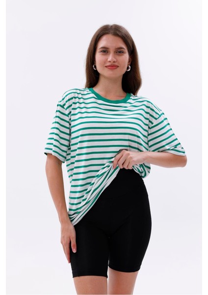 Kadın Oversize Çizgili Tişört modelleri