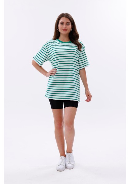 Kadın Oversize Çizgili Tişört indirimleri
