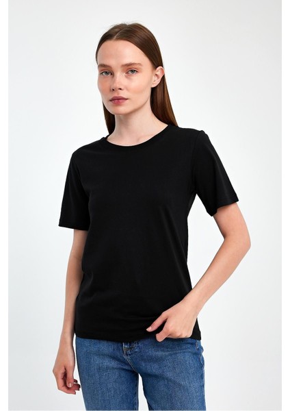 Kadın Sıfır Yaka T-Shırt