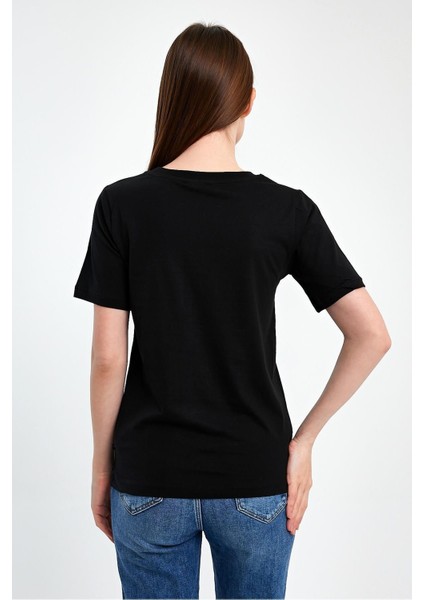 Kadın Sıfır Yaka T-Shırt indirimleri