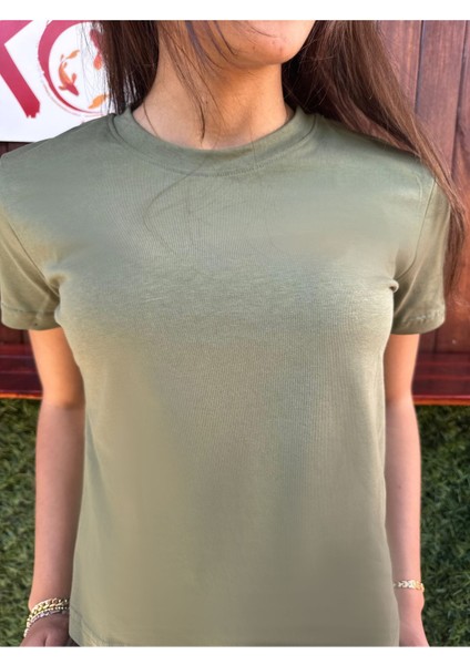 Basic Baskısız Düz Model / Kadın Haki Renk T-Shirt fırsatları