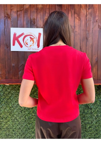 Basic Baskısız Düz Model / Kadın Kırmızı Renk T-Shirt fırsatları