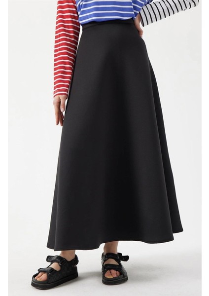 Siyah Scuba Kloş Etek