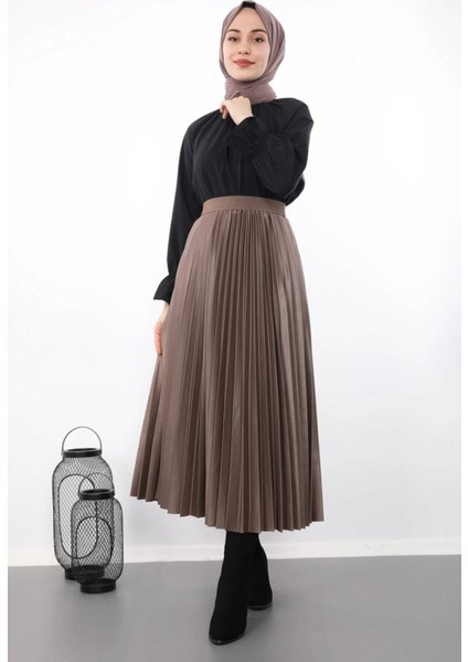 Kadın Deri Görünümlü Piliseli Etek Çikolata Yeni Sezon fırsatları