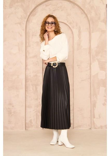 Kadın Siyah Deri Görünümlü Piliseli Uzun Etek