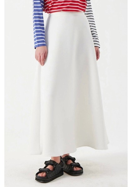 Beyaz Scuba Etek modelleri