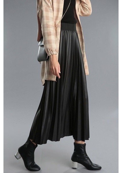 Kadın Siyah Deri Görünümlü Piliseli Etek modelleri