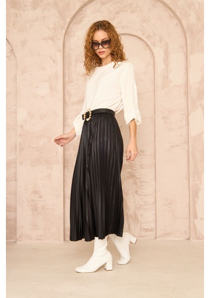 Kadın Siyah Deri Görünümlü Piliseli Uzun Etek modelleri