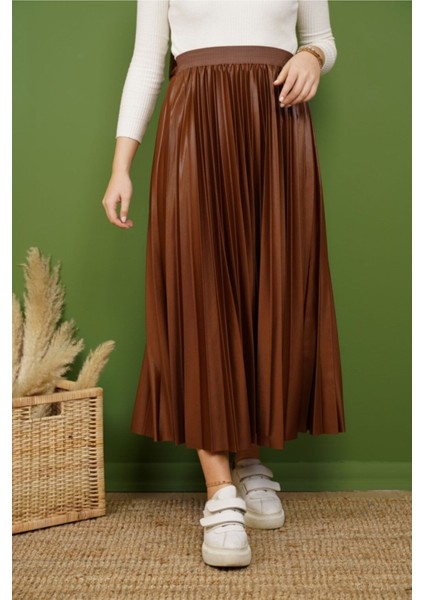 Kadın Deri Görünümlü Piliseli Etek Taba Renk Yeni Sezon