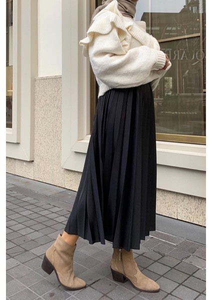 Kadın Siyah Piliseli Etek 101 fiyatları