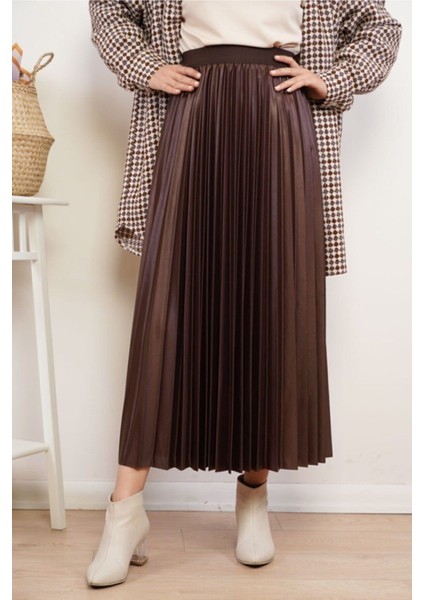 Kadın Deri Görünümlü Piliseli Etek Kahverengi Renk Yeni Sezon