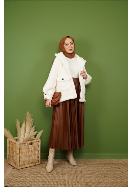 Kadın Deri Görünümlü Piliseli Etek Taba Renk Yeni Sezon