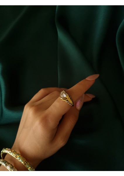 Gold Renk Çizgi Detaylı Kalp Paslanmaz Çelik Yüzük modelleri