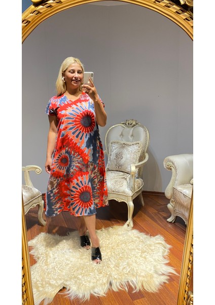 Kadın V Yaka Kırmızı Batik Desen Midi Boy Elbise modelleri