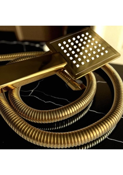 Kare Gold Renkli Modern Duş Başlığı modelleri