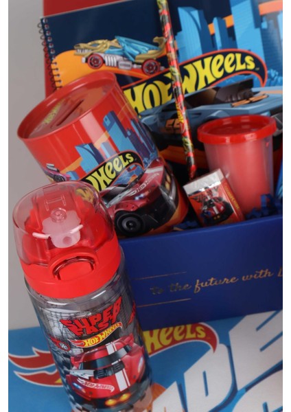 Sezonluk Lisanslı Hot Wheels Set: Matara, Kâse, Örtü ve Oyun Hamuru modelleri