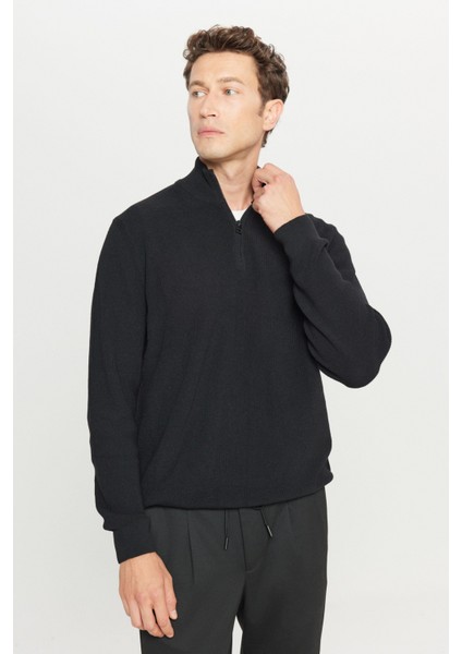 Pamuklu Standart Fit Normal Kesim Bato Yaka Jakarlı Triko Kazak modelleri