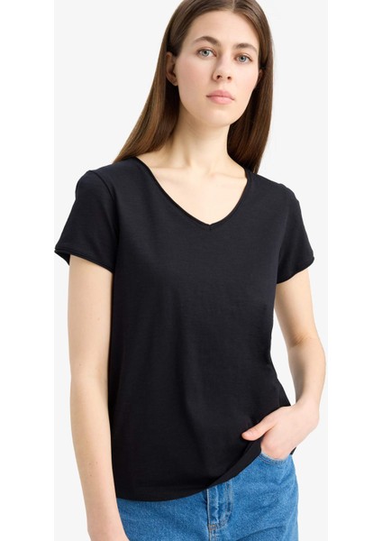 Regular Fit V Yaka Basic Düz Kısa Kollu Tişört C2058AX25SM
