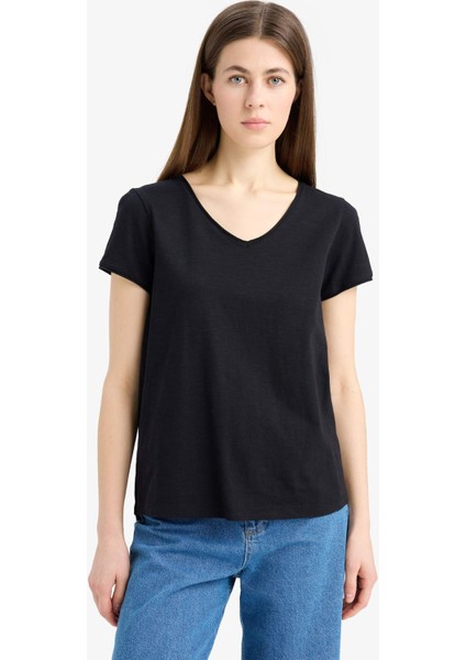 Regular Fit V Yaka Basic Düz Kısa Kollu Tişört C2058AX25SM modelleri