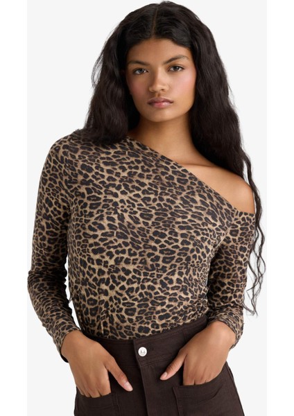 Slim Fit Dar Kesim Tek Omuzlu Leopar Desenli Uzun Kollu Bluz G0290AX25AU fırsatları