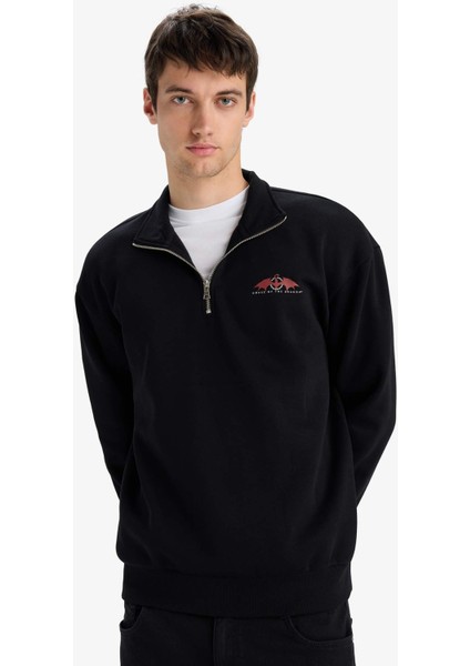 House Of The Dragon Boxy Fit Dik Yaka Fermuarlı Sırt Baskılı Sweatshirt E9338AX25AU fırsatları