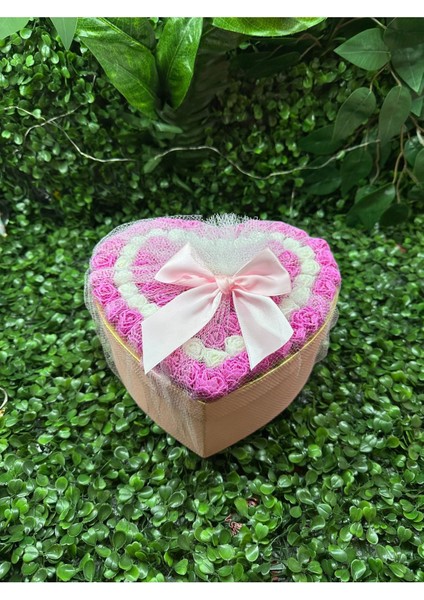 Sevgililer Günü Hediyesi, Kalpli Kutu, Güllü Işıklı Küre, Peluş Ayıcık, Takı Seti fırsatları