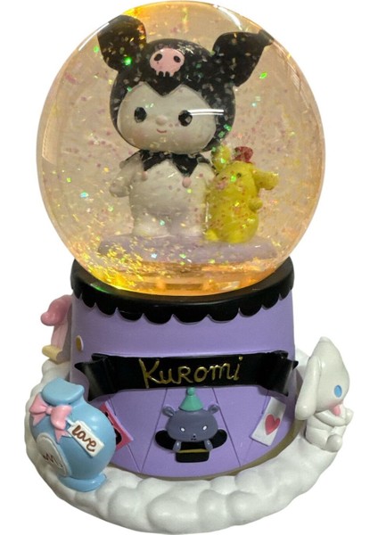 Dev Boy Işıklı Müzikli Kar Küresi, Kuromi ve Pompompurin Temalı, Renkli ve Eğlenceli fiyatları