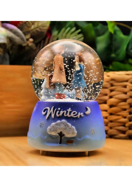 Parlak ve Renkli Kar Küresi, Dekoratif ve Şık Masa Süsü