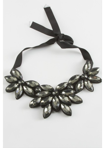 Çiçek Taşlı Yaka Kolye