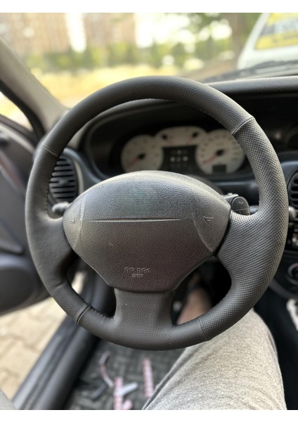 Megane 1 Uyumlu Araca Özel Direksiyon Kılıfı modelleri