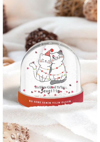 Sevgiliye Yılbaşı Hediyesi Sevimli Kediler Kar Küresi