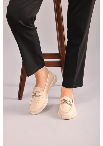 Kare Zincir Detaylı Bej Loafer Kadın Ayakkabı fırsatları