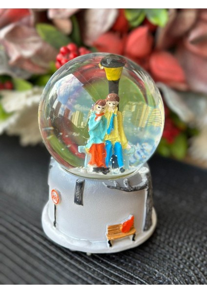 Işıklı ve Müzikli Parlak Kristal Kar Küresi - 6533B