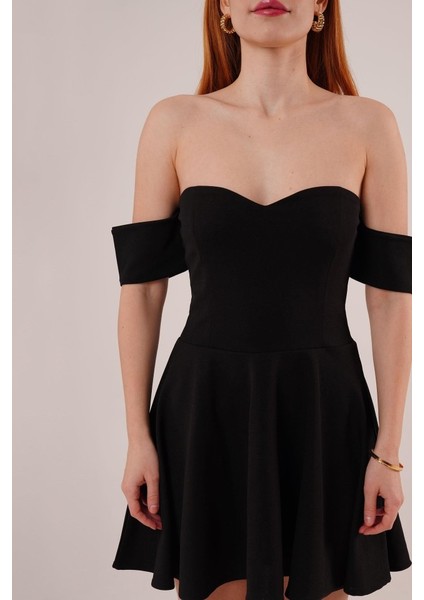 Kol Detaylı Straplez Siyah Mini Elbise