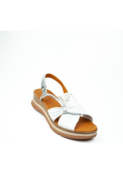8066 Beyaz Deri Kadın Sandalet