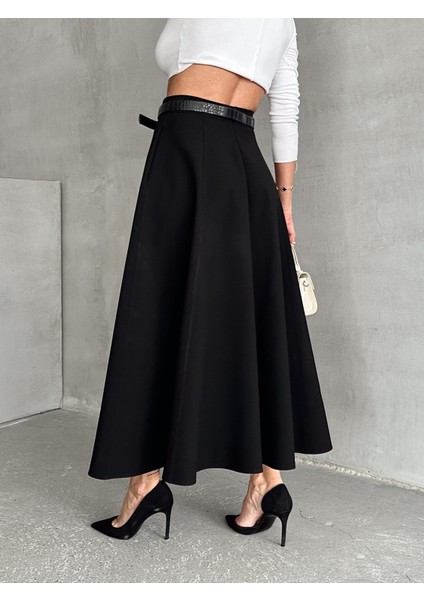 Kadın Fermuarlı Yırtmaçlı Godeli Siyah Etek fırsatları